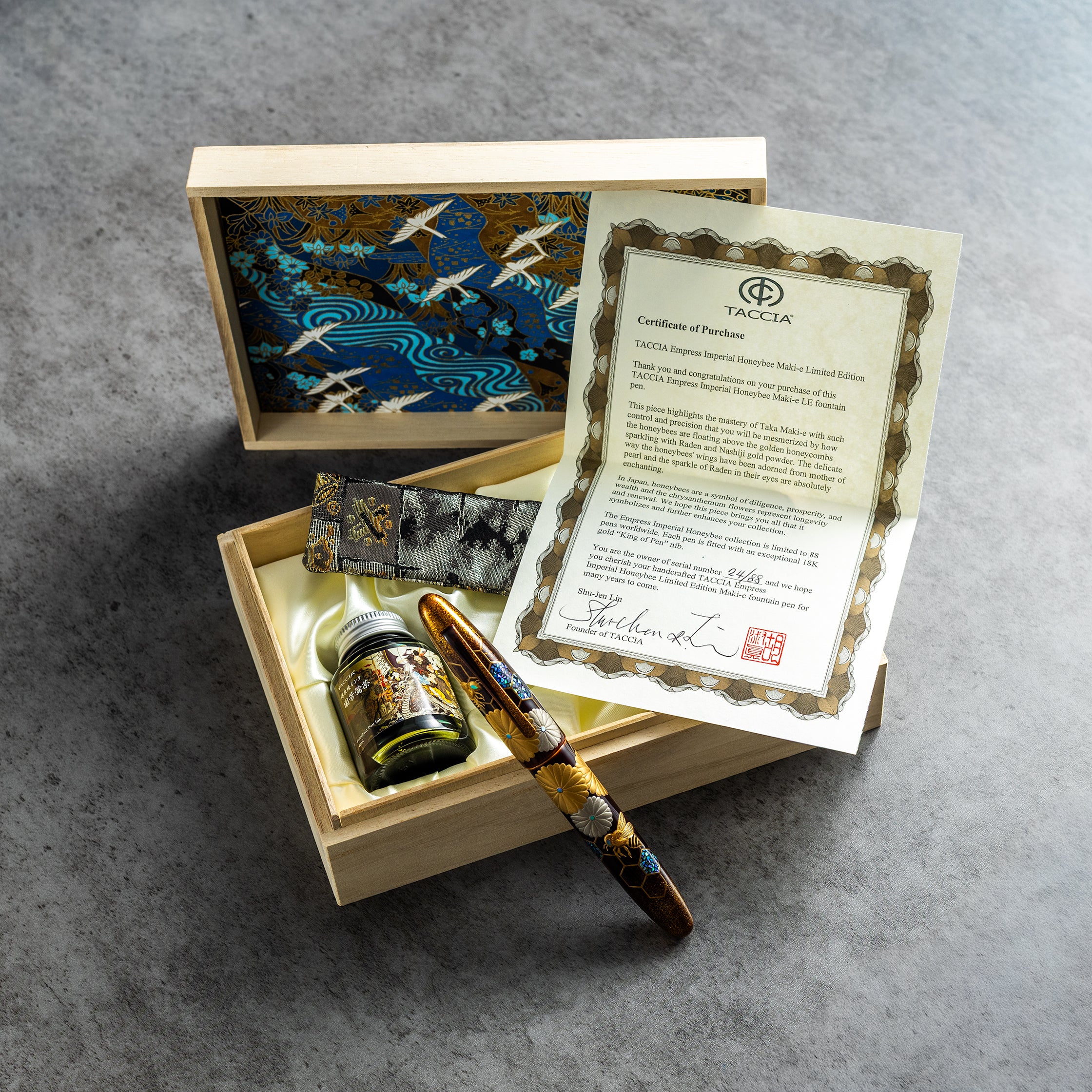 Taccia Empress Fountain Pen - Imperial Honeybee (Limited Edition) - Pen Boutique Ltd