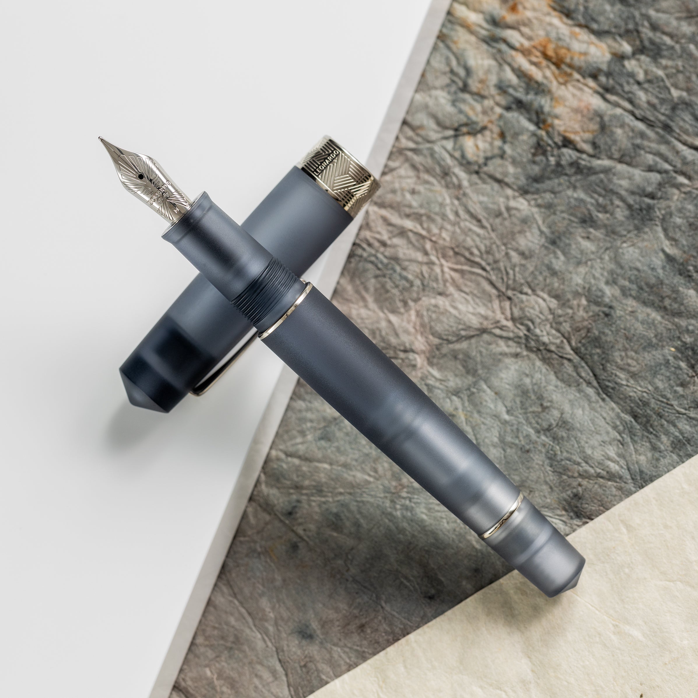 Leonardo Momento Zero Fountain Pen - Pura Frosted Grey - Pen Boutique Ltd