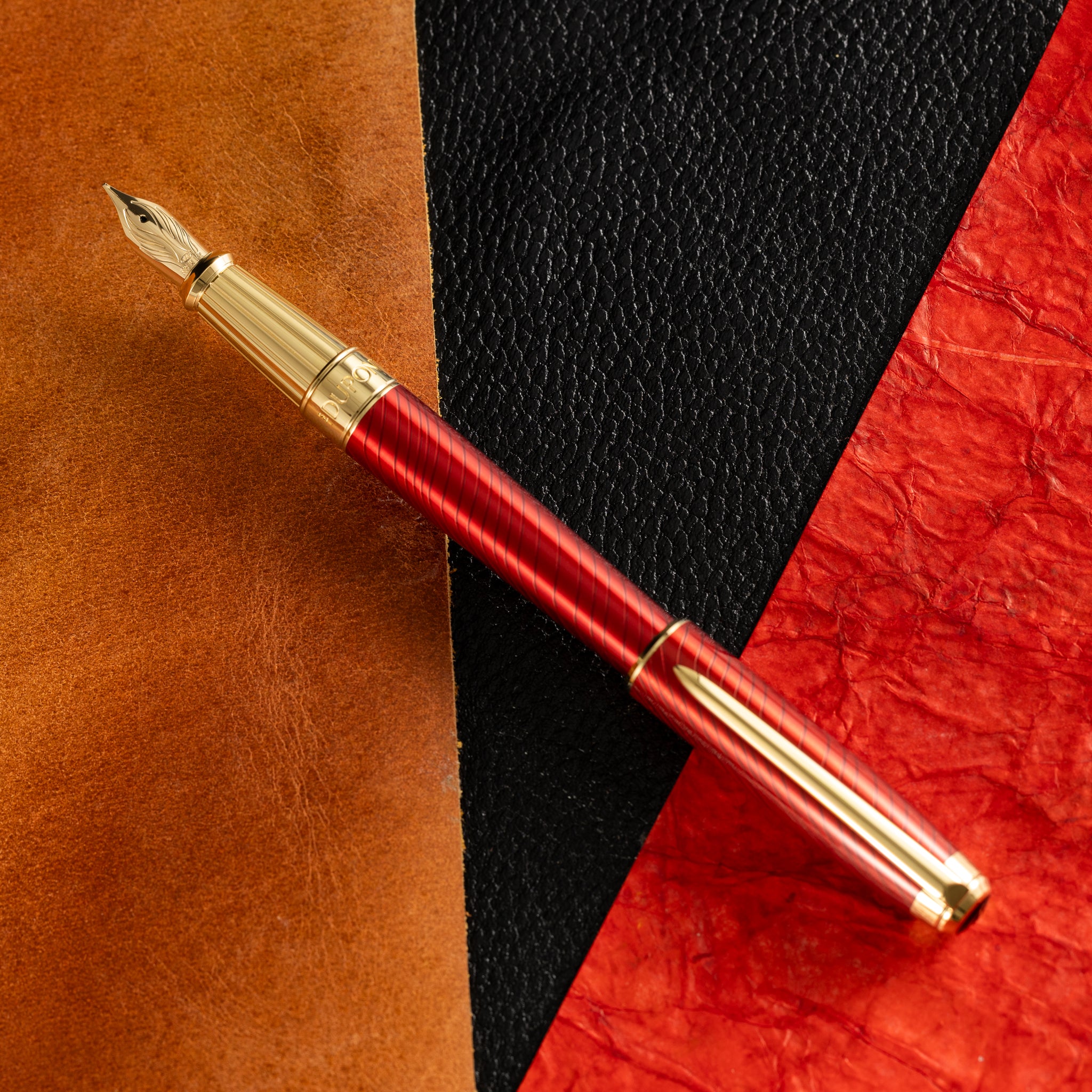 S T Dupont Line D Fountain Pen - Eternity - Mane Guilloche Red - Gold Trim (Large) - Pen Boutique Ltd
