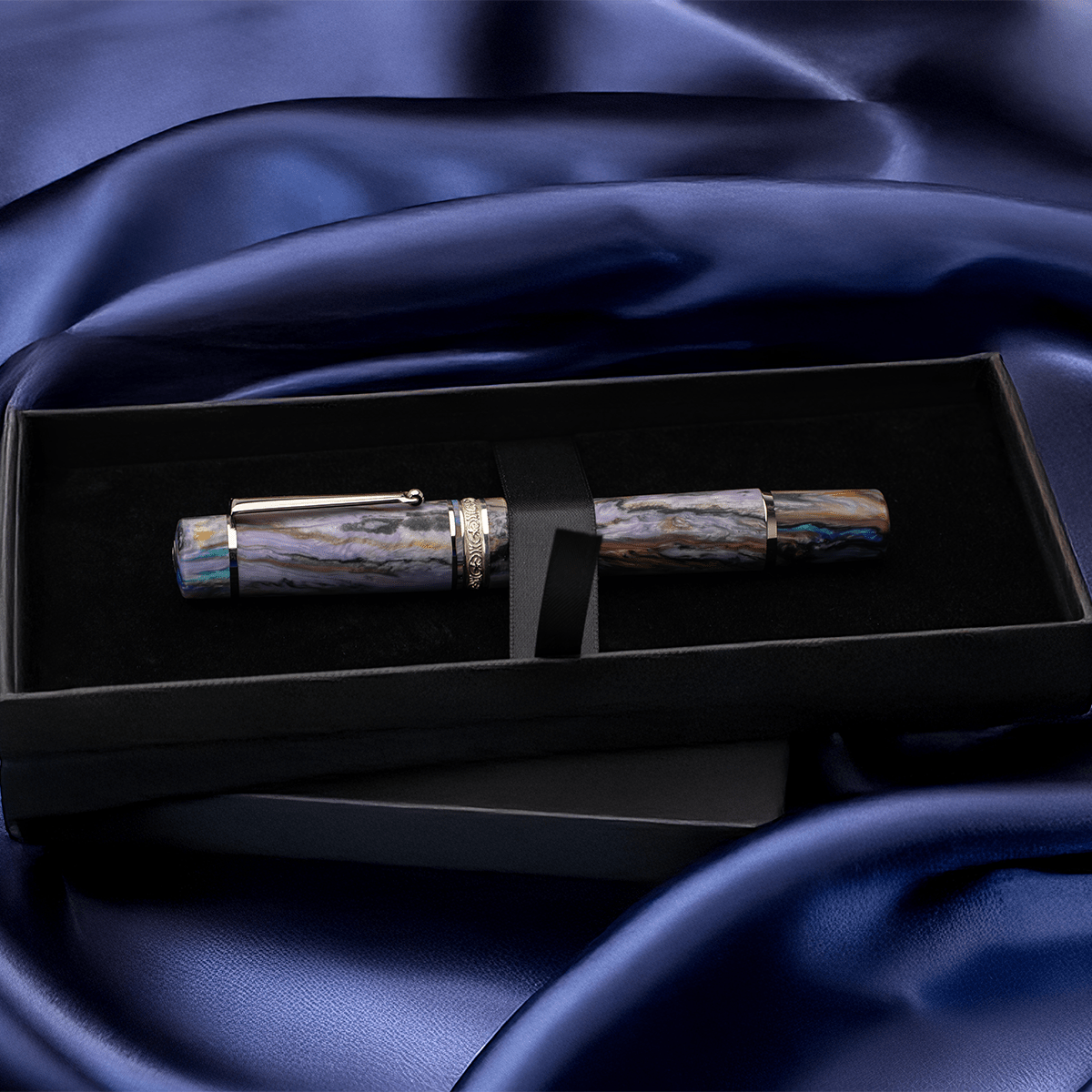 Delta Limited Edition Fountain Pen - DV Original - Primary Manipulation 4.5 (Mid - Size) - Pen Boutique Ltd