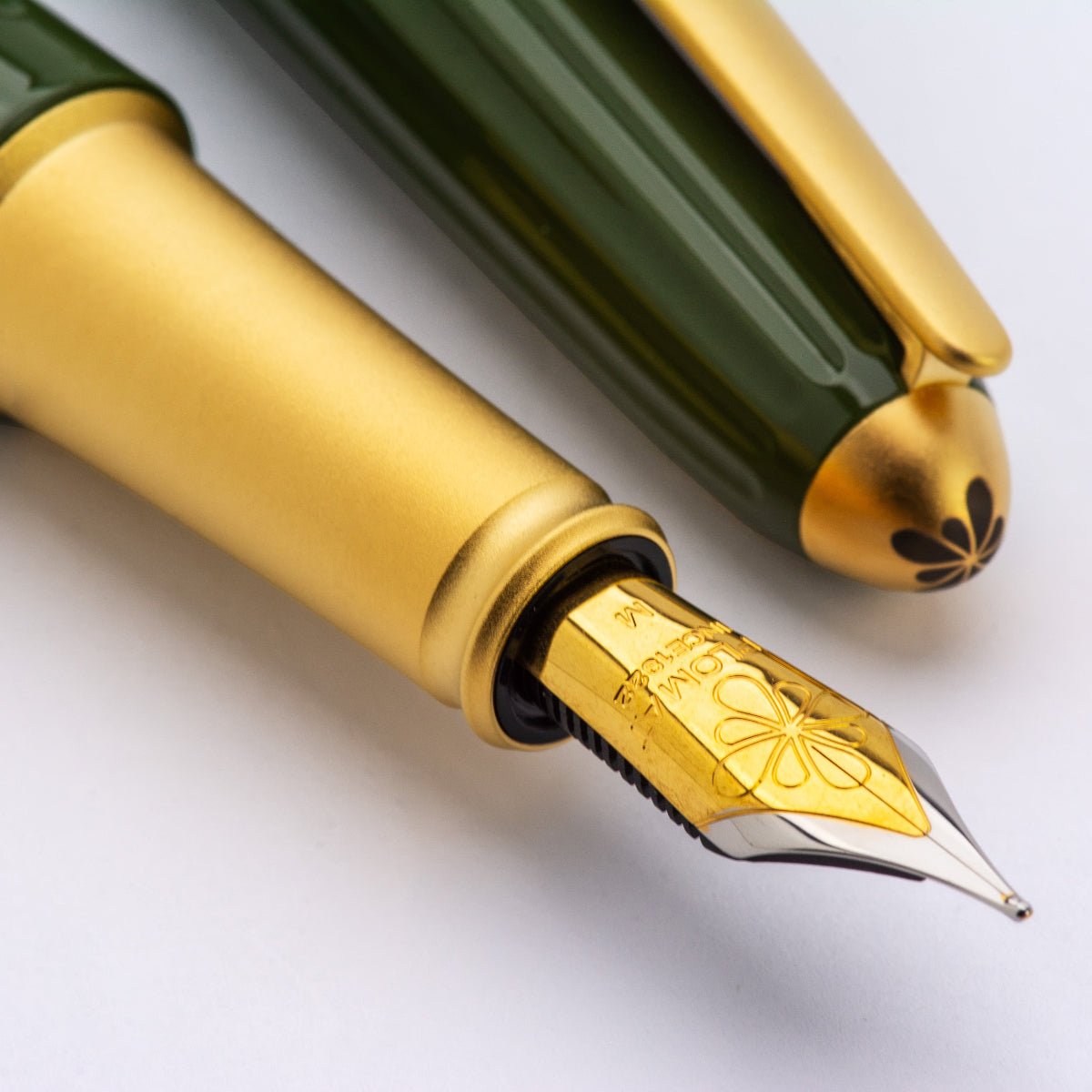 Diplomat Aero Fountain Pen - Olive Drab (Pen Boutique Exclusive) - Pen Boutique Ltd