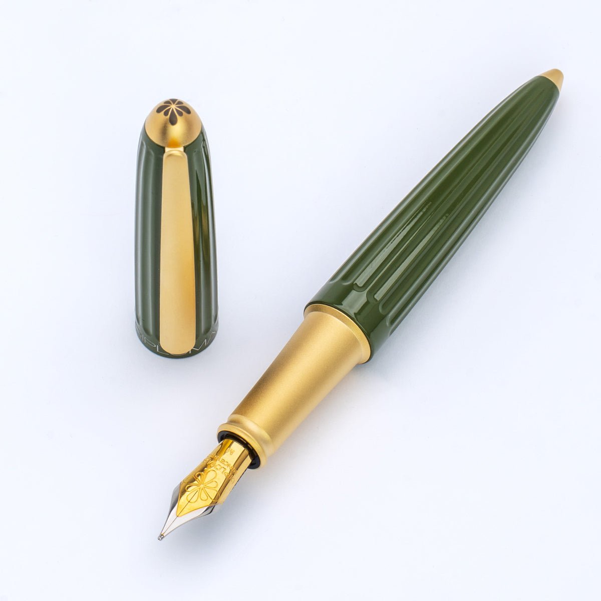 Diplomat Aero Fountain Pen - Olive Drab (Pen Boutique Exclusive) - Pen Boutique Ltd
