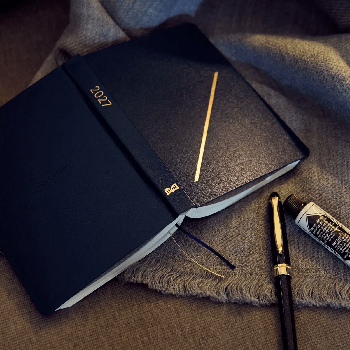 Hobonichi HON Light Hardcover Japanese Book - Slash Navy - A6 (January Start) - Pen Boutique Ltd