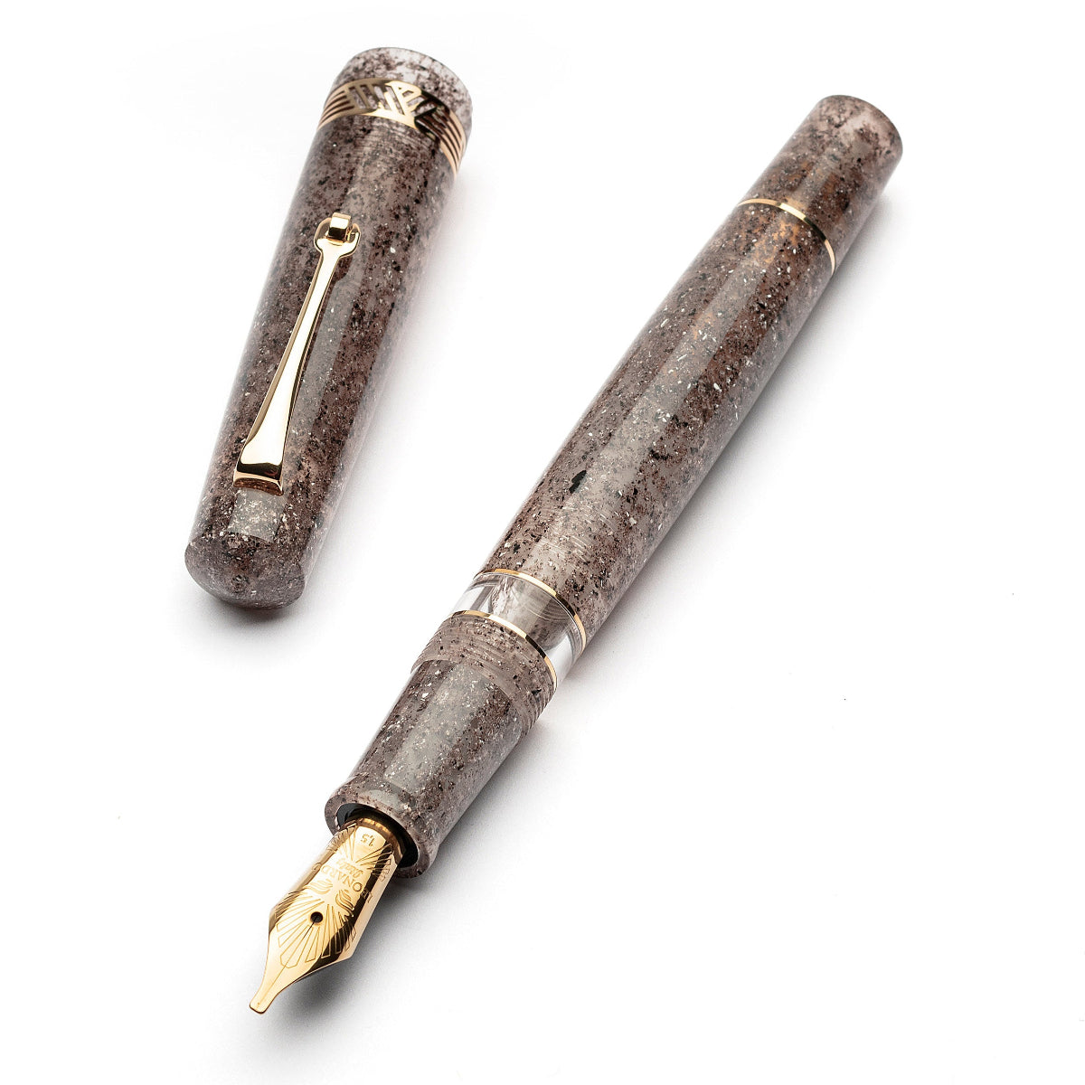 Leonardo Momento Magico Fountain Pen - Sea Sand - Gold Trim-Pen Boutique Ltd