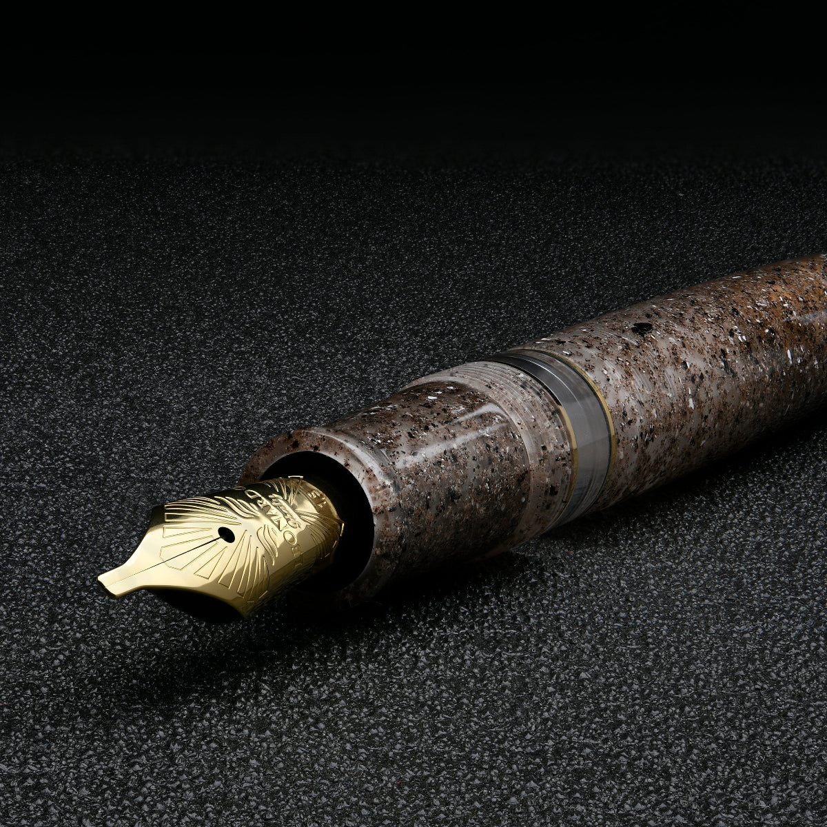 Leonardo Momento Magico Fountain Pen - Sea Sand - Gold Trim-Pen Boutique Ltd