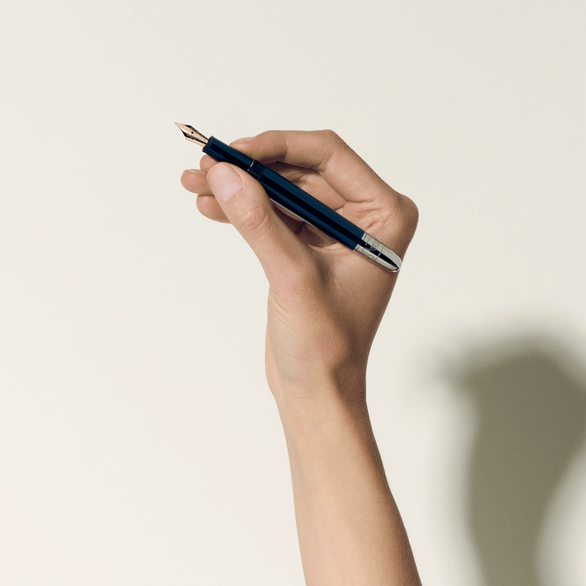 Montblanc 145 Meisterstuck Fountain Pen - Around the World In 80 Days - Dark Blue Resin (Classique) 2025 - Pen Boutique Ltd