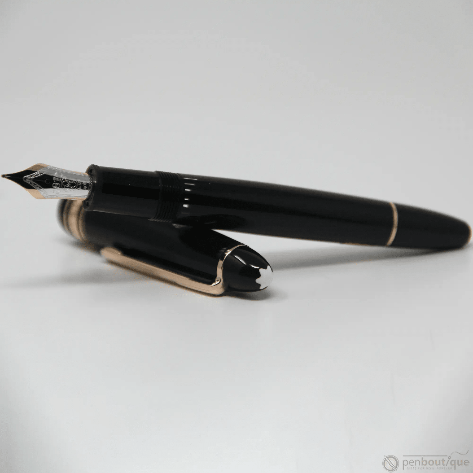 Montblanc Meisterstuck Fountain Pen - Black - Red Gold Trim - LeGrand Size ( 146) - Pen Boutique Ltd