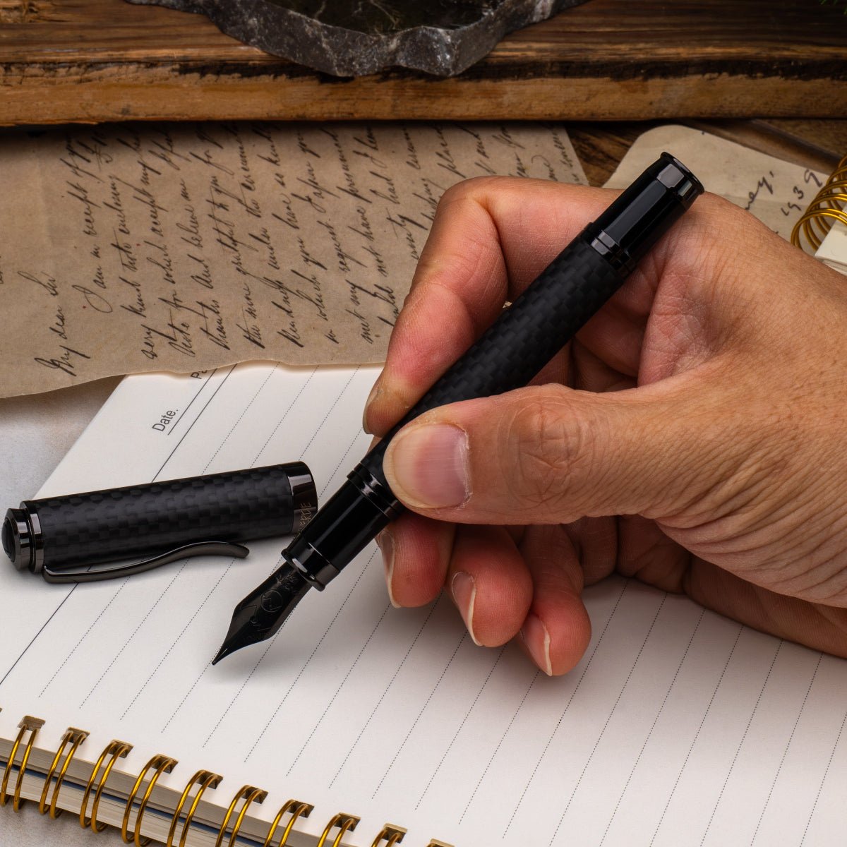 Monteverde Innova Fountain Pen - Matte Carbon Fiber - Gunmetal Trim - Pen Boutique Ltd