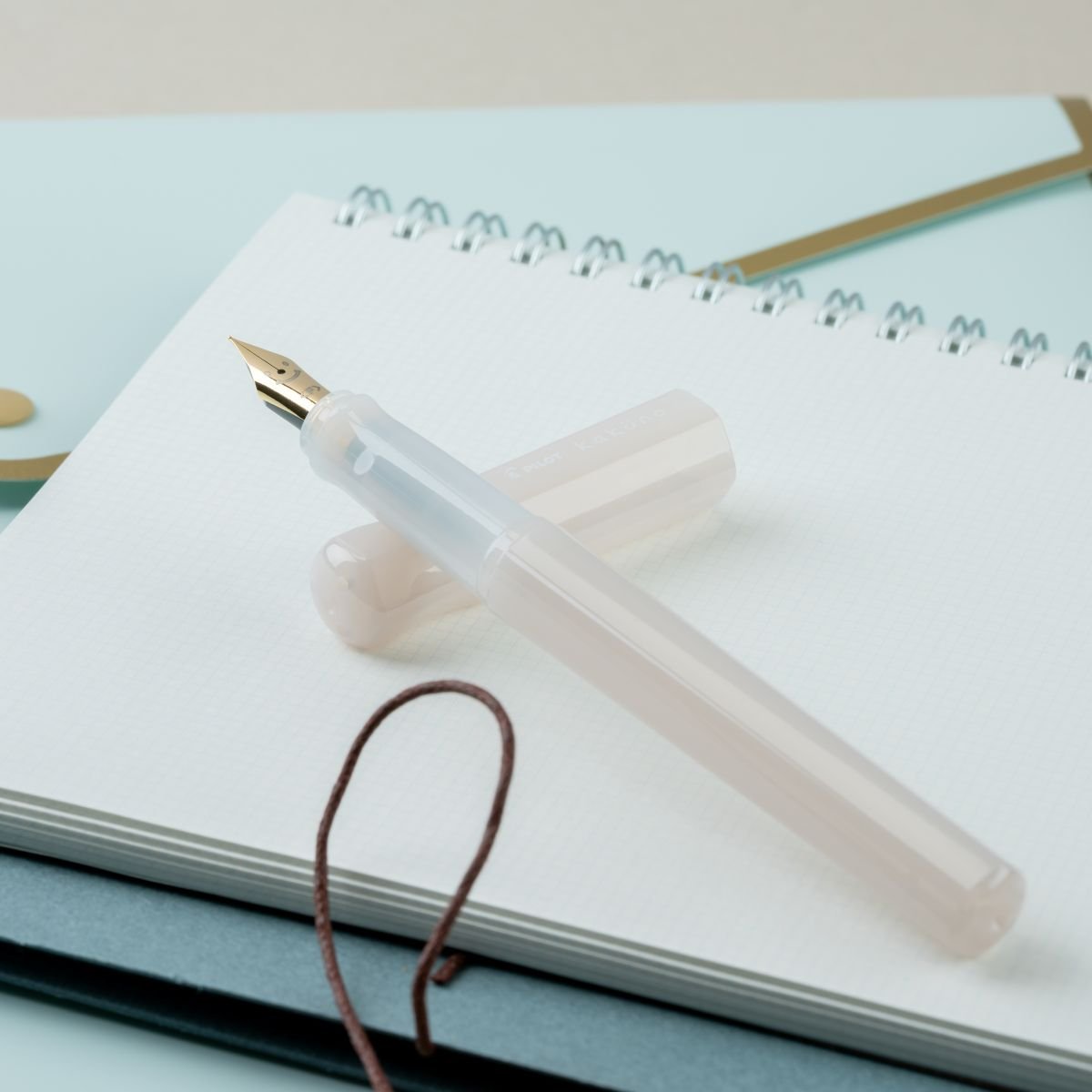 Pilot Kakuno Fountain Pen - Cumulus White - Pen Boutique Ltd