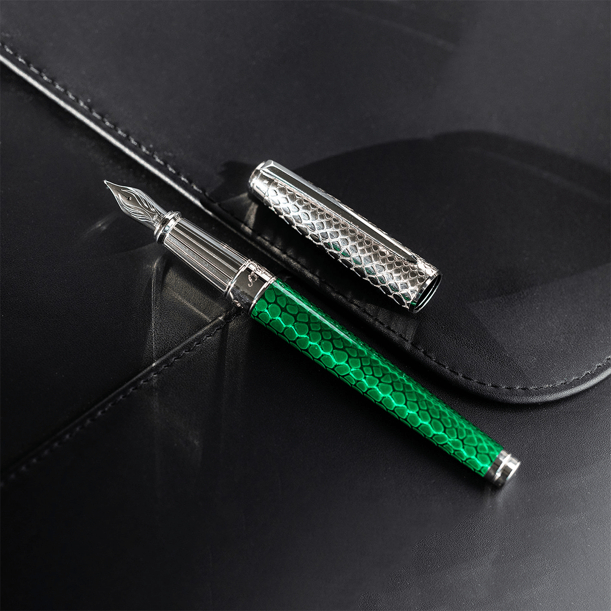 S T Dupont Line D Fountain Pen - Wild Eternity - Green Snake Skin (Large) - Pen Boutique Ltd