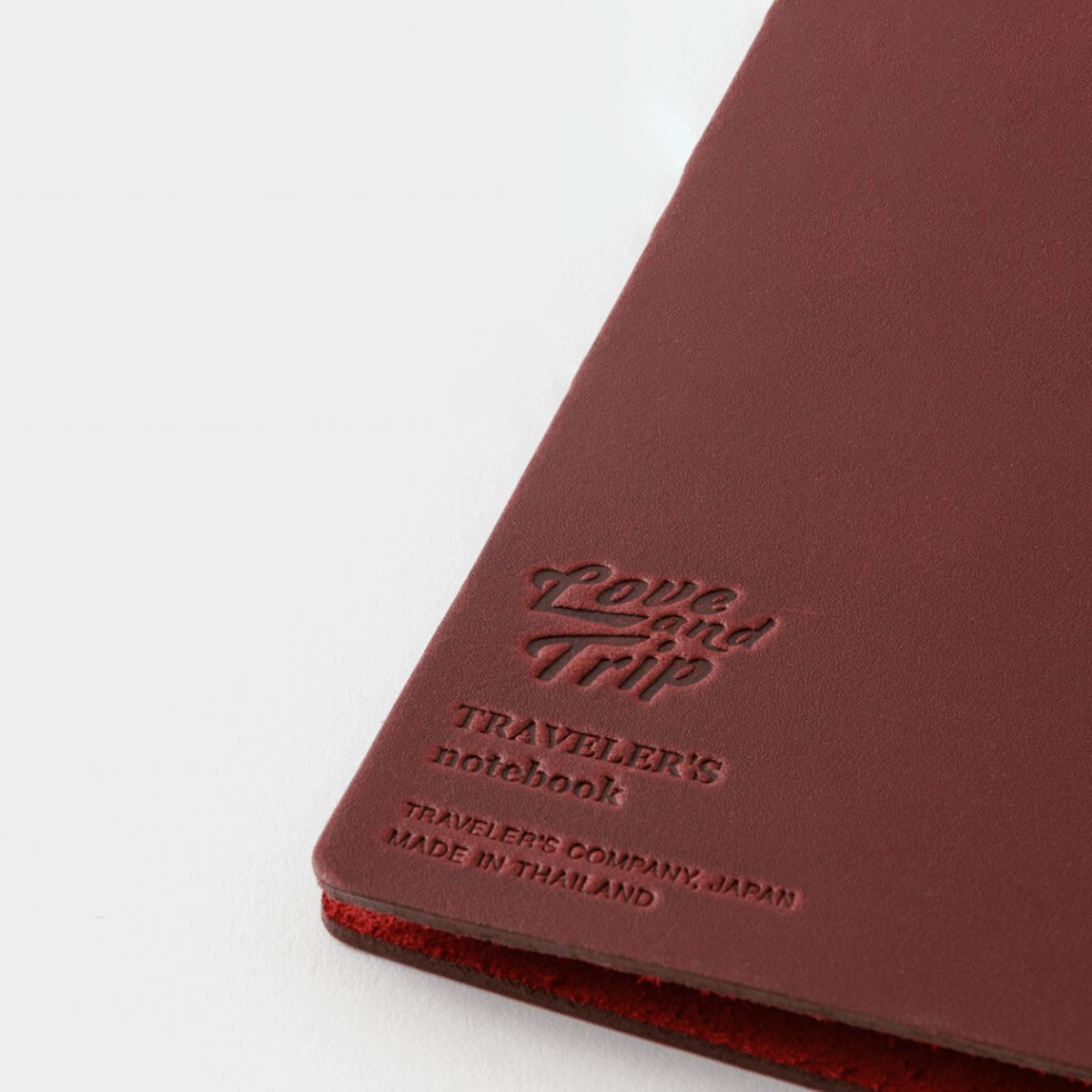 Traveler's Notebook - Love and Trip (Passport Size) 2025 Edition - Pen Boutique Ltd