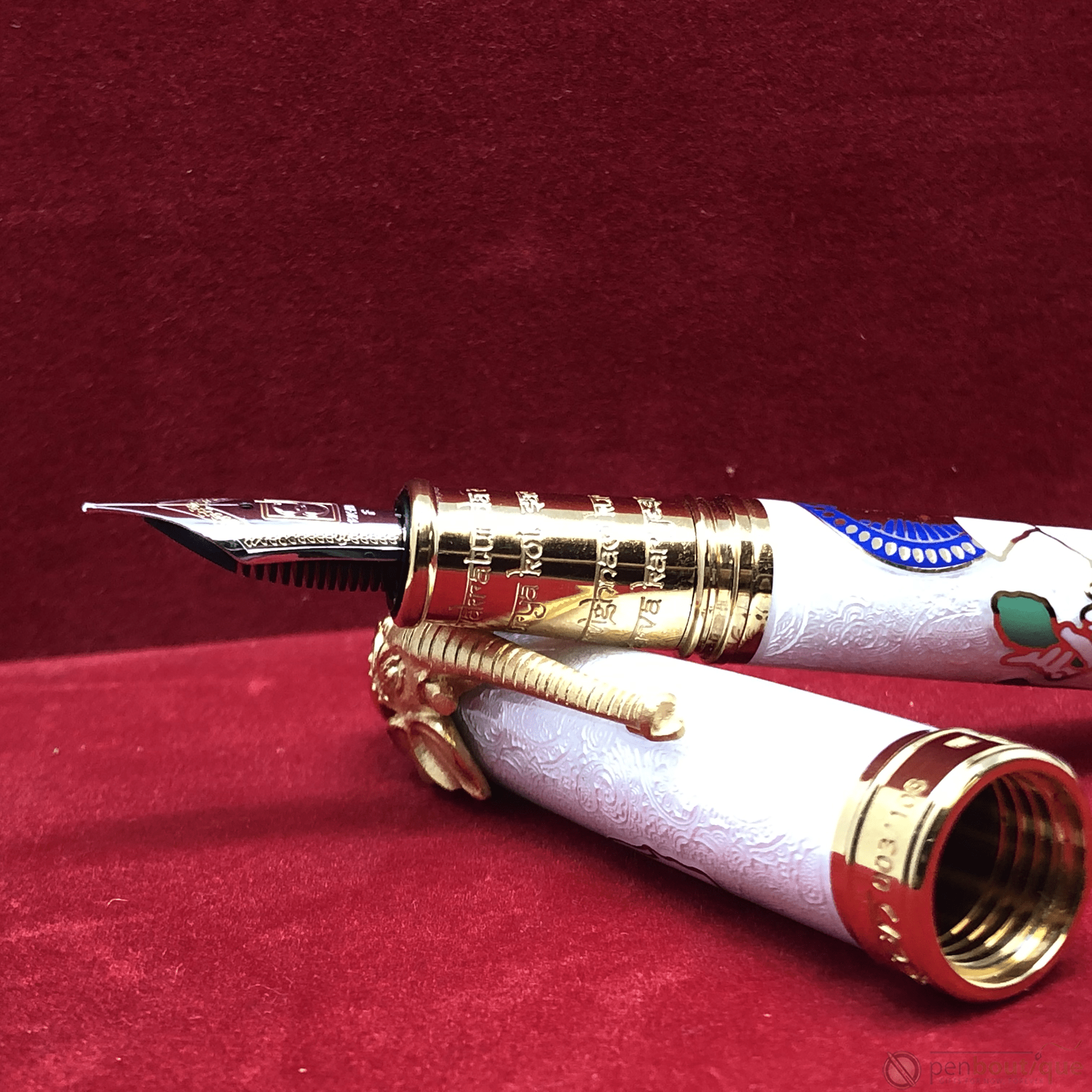 David Oscarson Lord Ganesha Fountain Pen - White - Pen Boutique Ltd