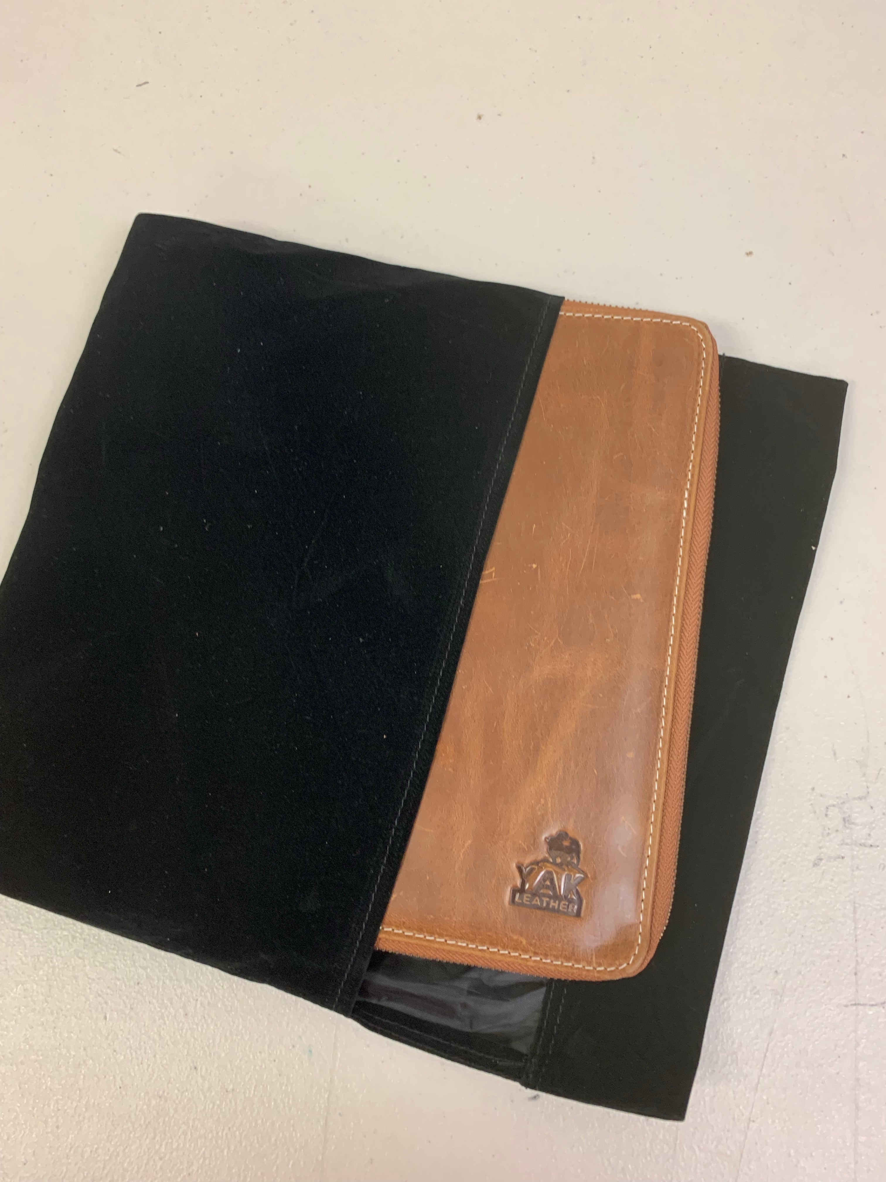 Pen Boutique Yak Leather A5 Zipped Folio - Crazy Horse - Tan - Pen Boutique Ltd
