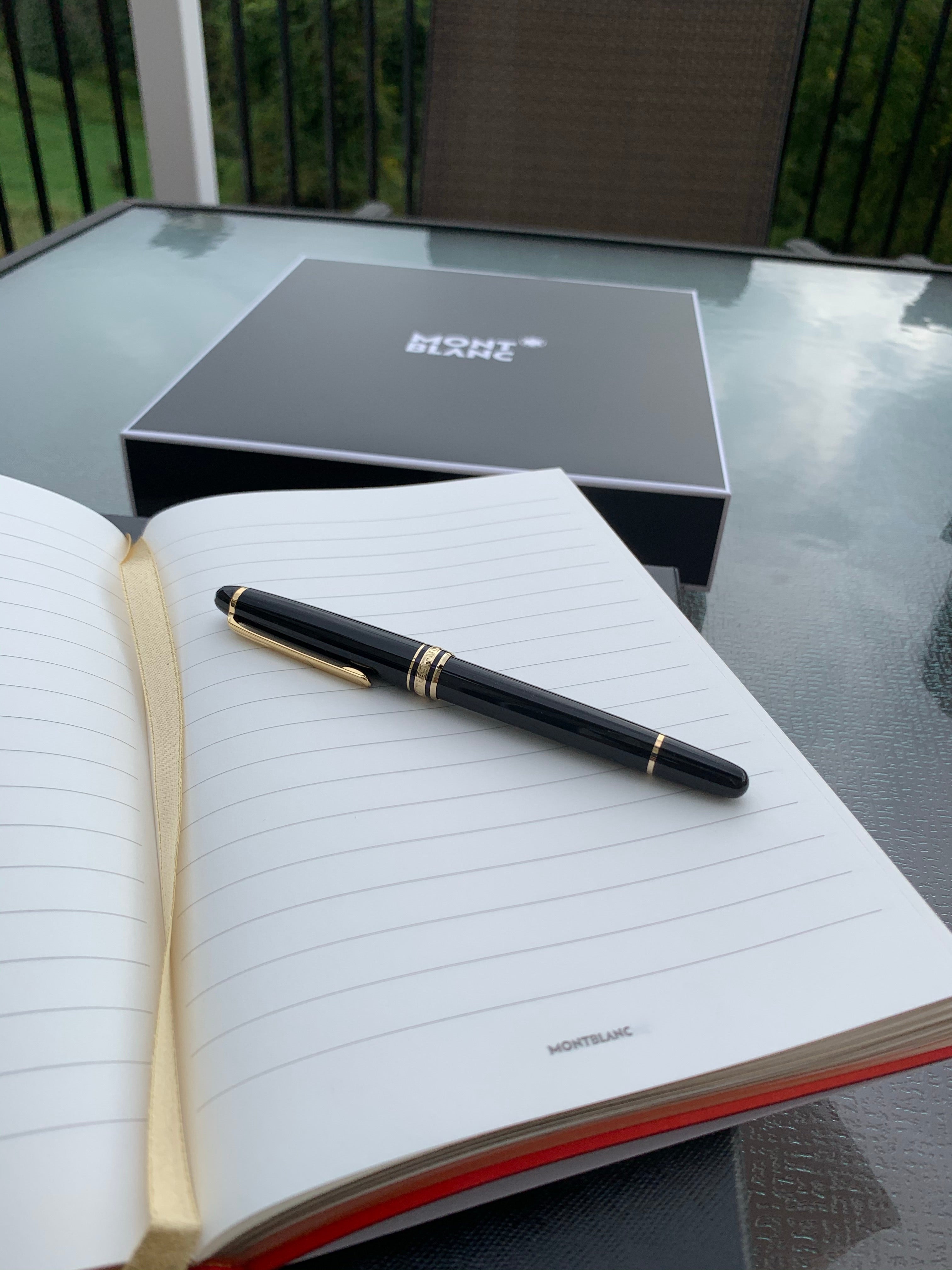 Montblanc Meisterstuck Gift Set (Rollerball 164 gold trim & 146 Notebook) - Pen Boutique Ltd