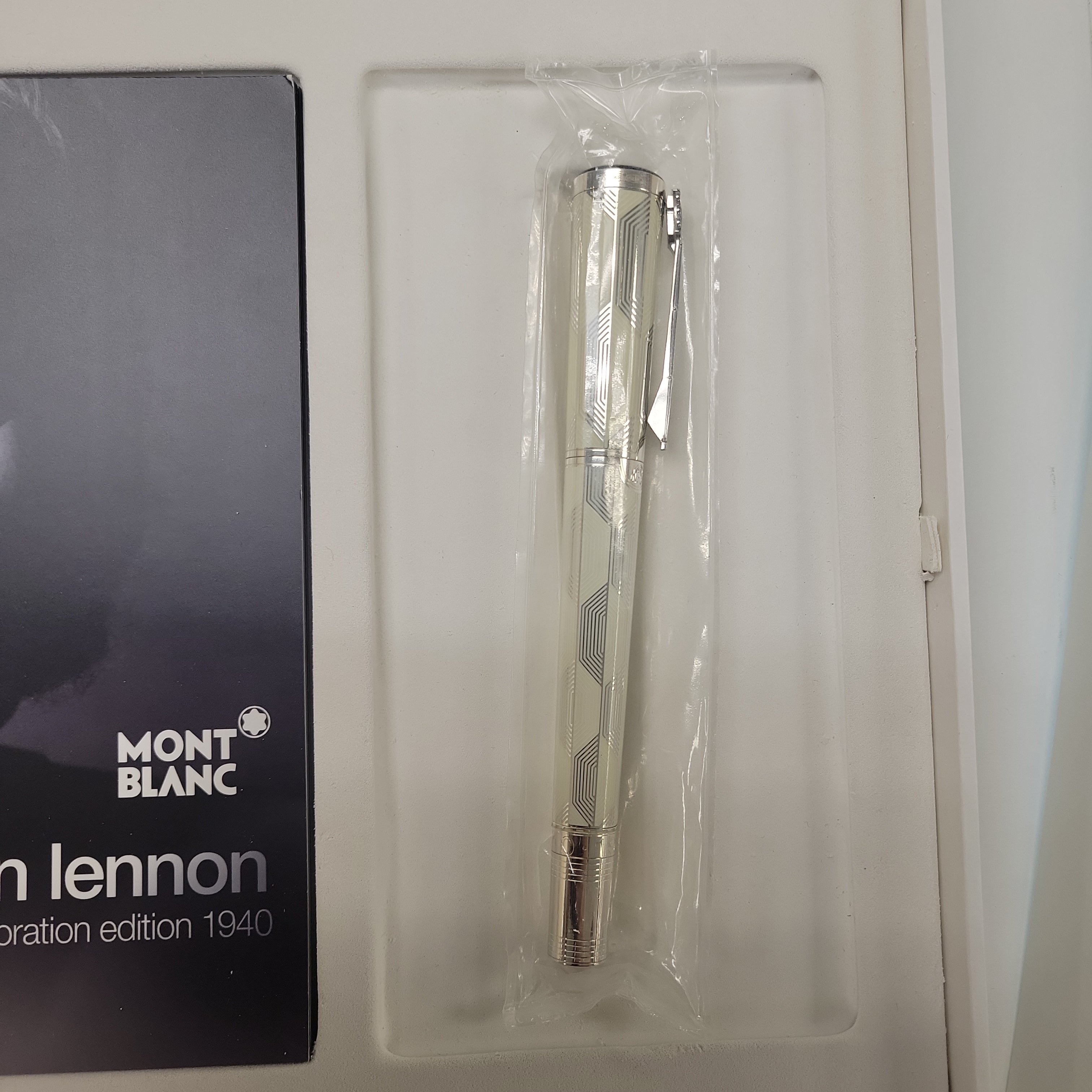 Montblanc Great Characters Fountain Pen - John Lenon (Limited Edition) - Pen Boutique Ltd