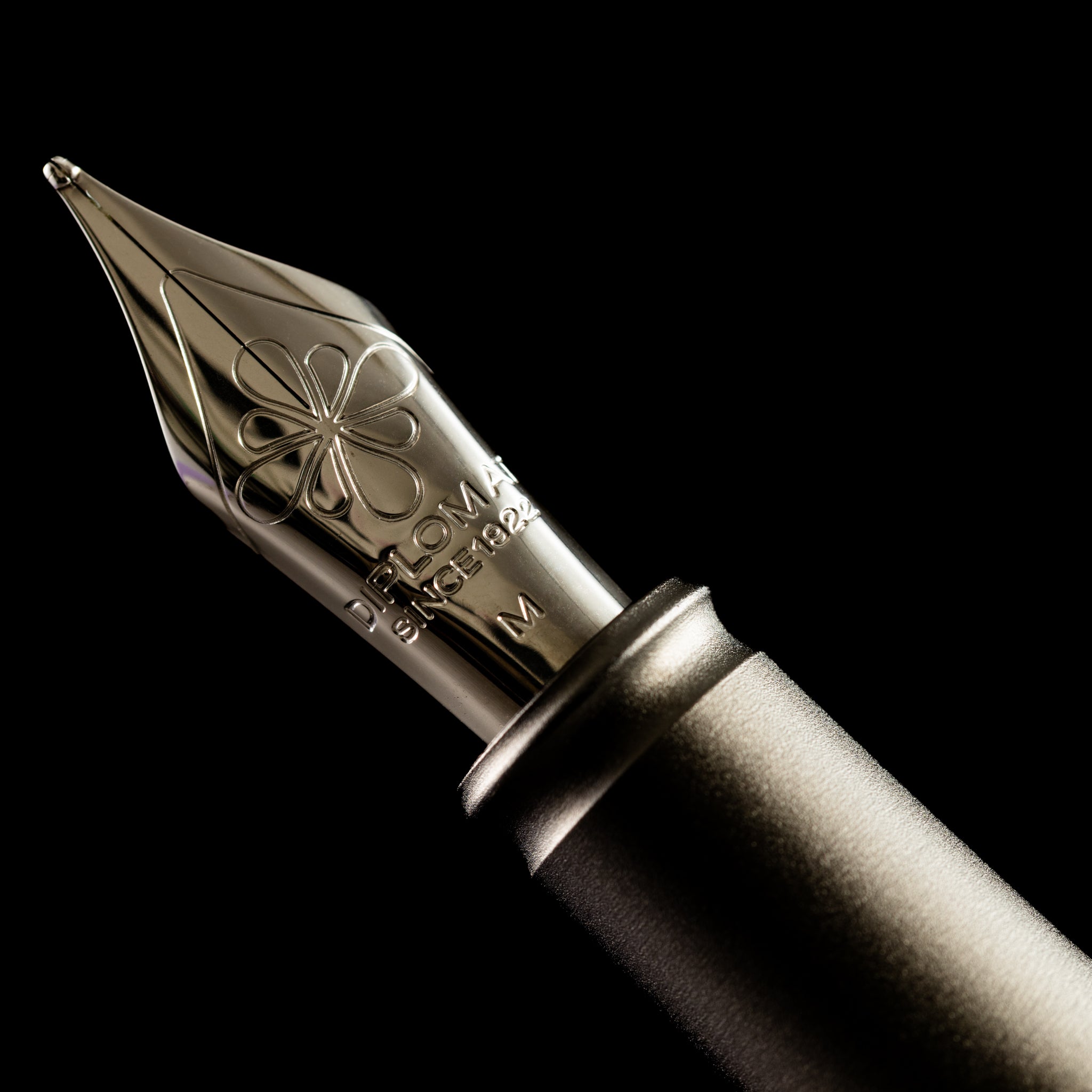 Diplomat Aero Fountain Pen - Black Forest - Pen Boutique Ltd