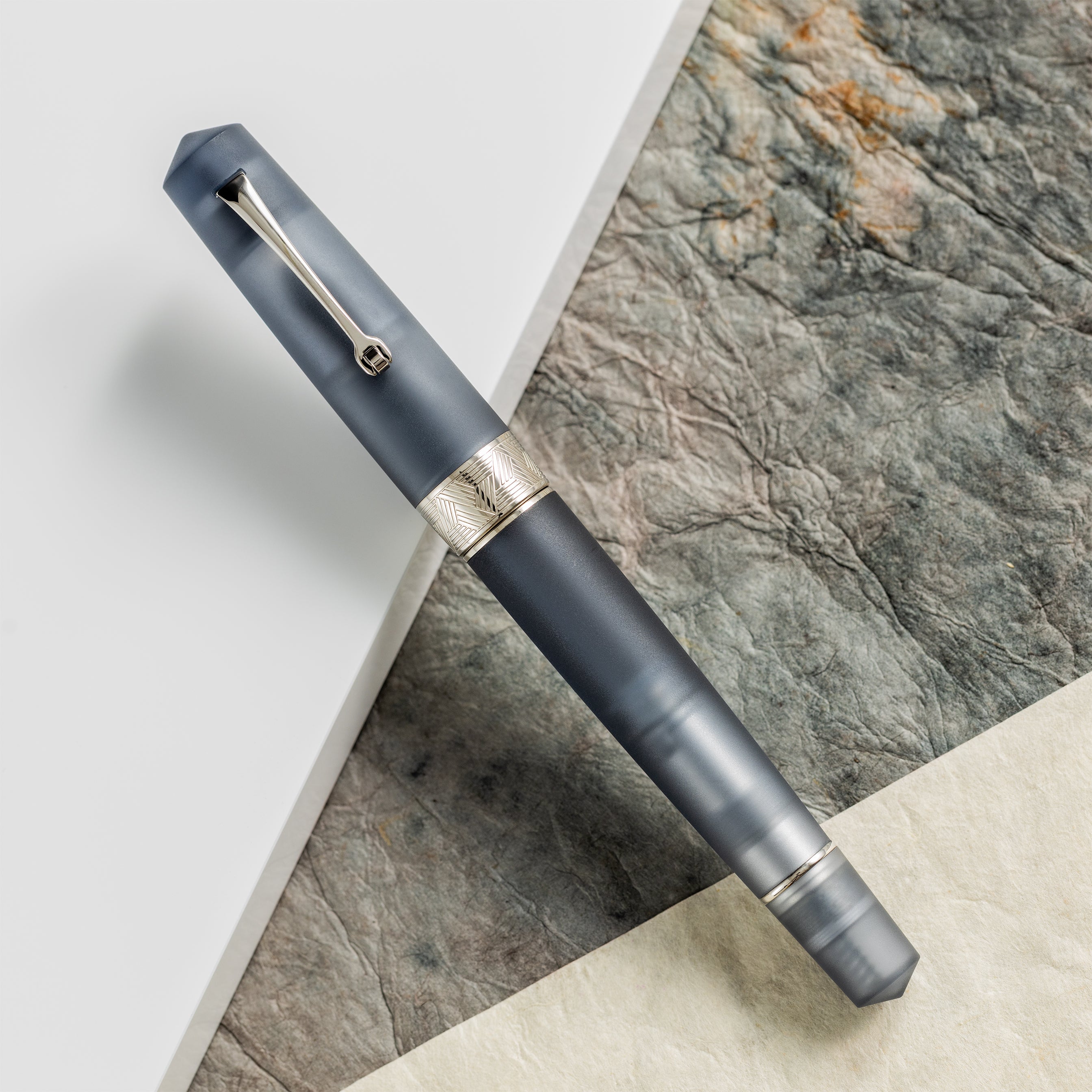 Leonardo Momento Zero Fountain Pen - Pura Frosted Grey - Pen Boutique Ltd