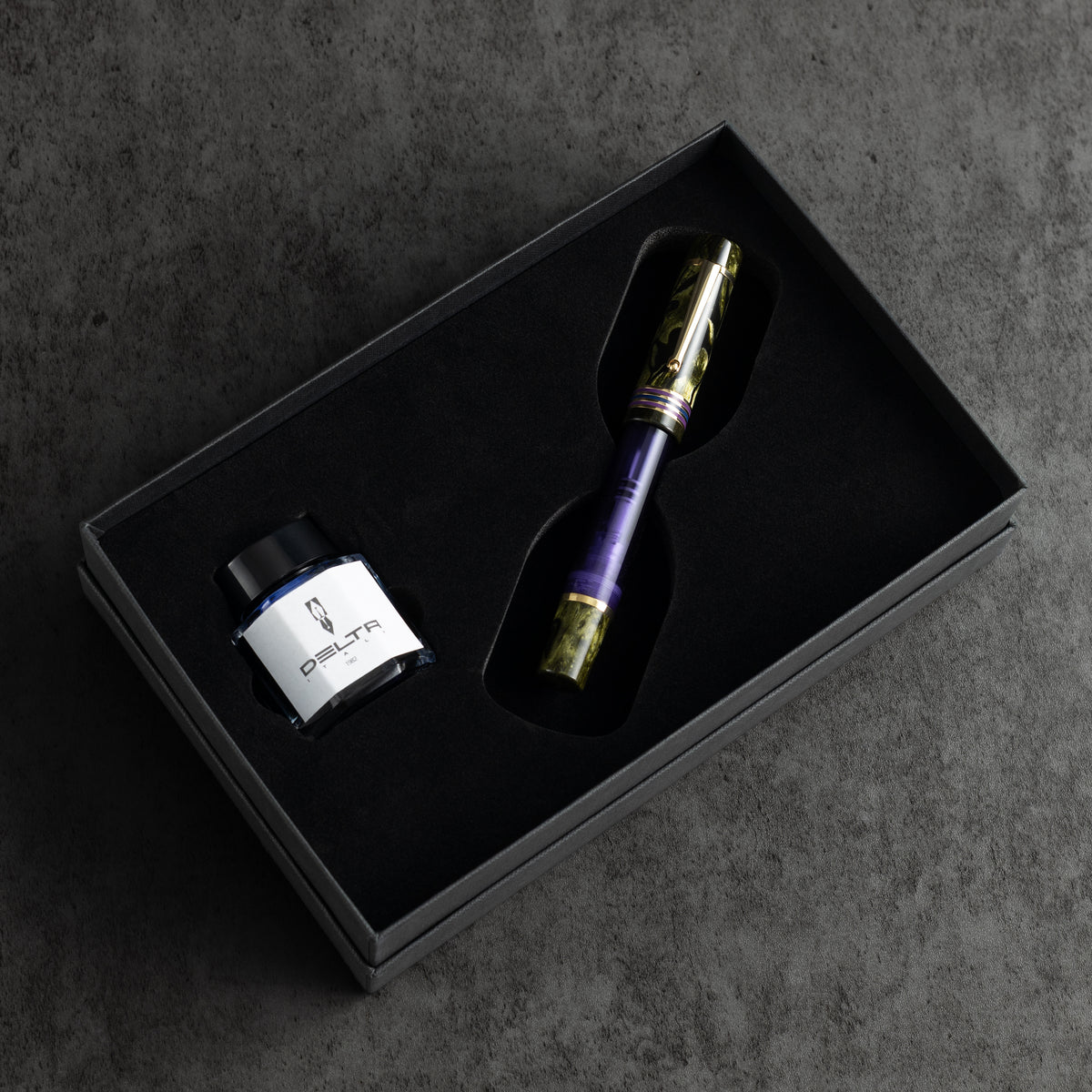 Delta Limited Edition Fountain Pen - Four Rings Misteria - 14K Gold - Pen Boutique Ltd