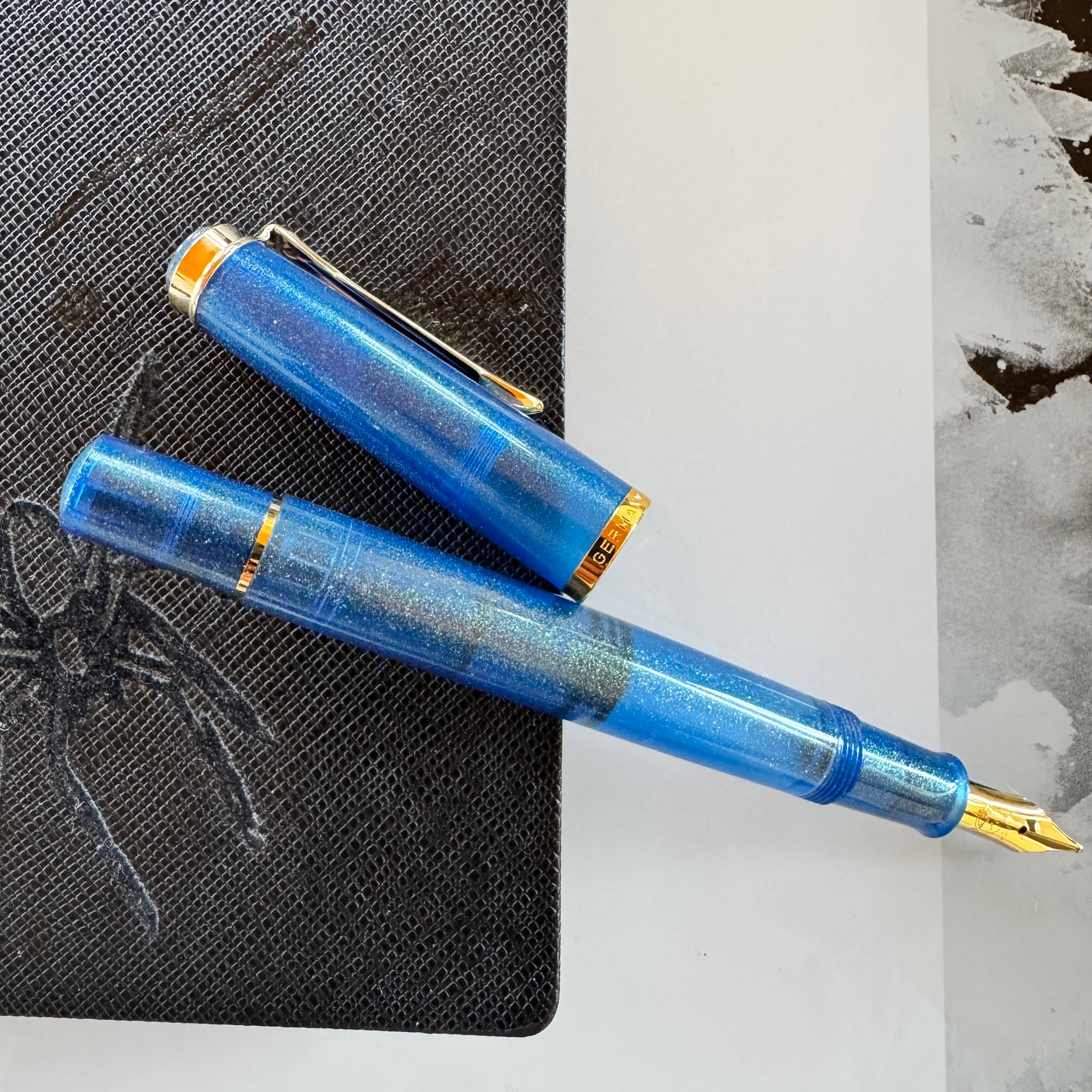 Pelikan Classic M200 Gift Set - Golden Lapis (Special Edition) - Pen Boutique Ltd