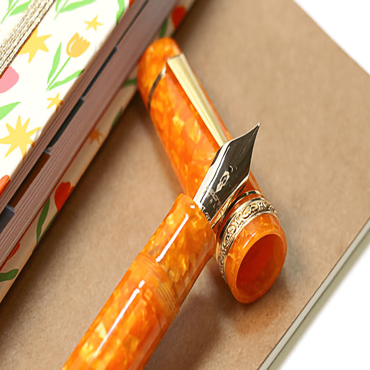 Delta Fountain Pen - DV Original - Oro - Vermeil trims - 14K (Oversize) - Pen Boutique Ltd