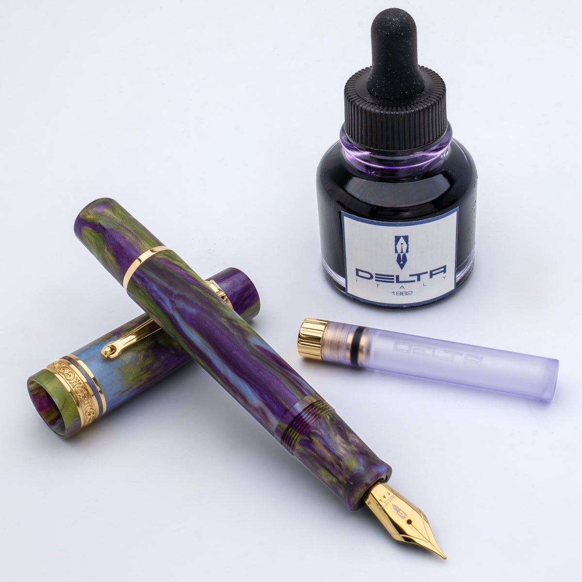 Delta Reservoir 2.0 Fountain Pen - Wisteria Walk - Yellow Gold Trim (Limited Edition) - Pen Boutique Ltd