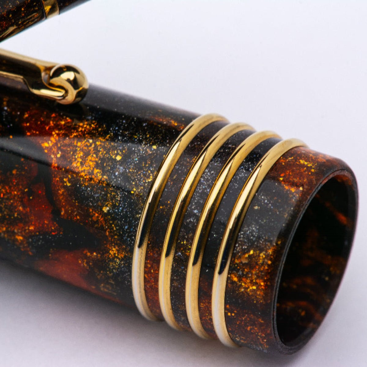 Delta DV Original Fountain Pen - Glow Up Oro - Gold Trim - Stainless Steel Nib (Mid Size) - Pen Boutique Ltd
