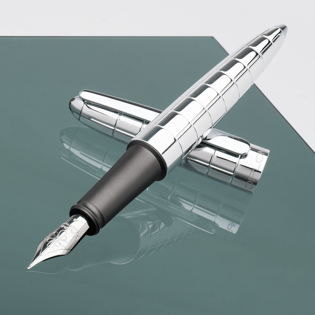 Diplomat Aero Fountain Pen - Rhomb - Pen Boutique Ltd