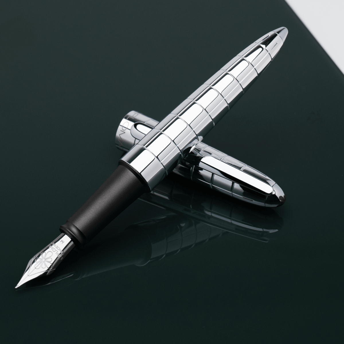 Diplomat Aero Fountain Pen - Rhomb - Pen Boutique Ltd