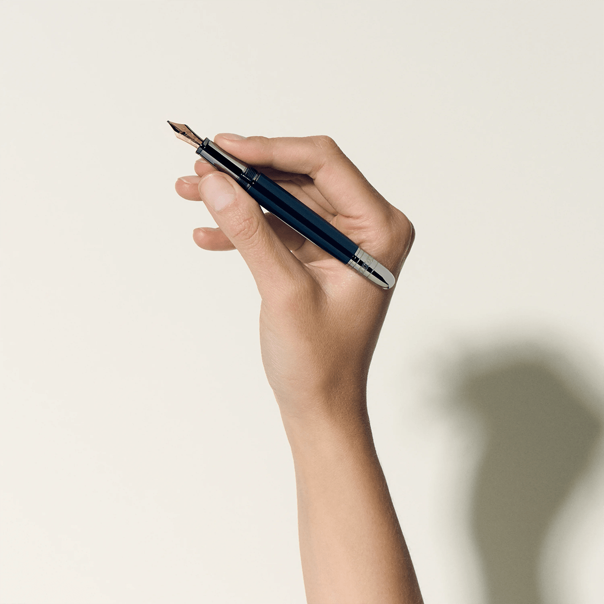 Montblanc Meisterstuck Fountain Pen - 145 Doue - Around The World In 80 Days - Dark Blue (Classique) 2025 - Pen Boutique Ltd