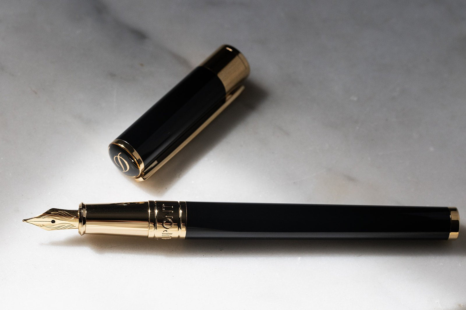 S T Dupont D - Initial Fountain Pen - Black - Gold Trim - Pen Boutique Ltd