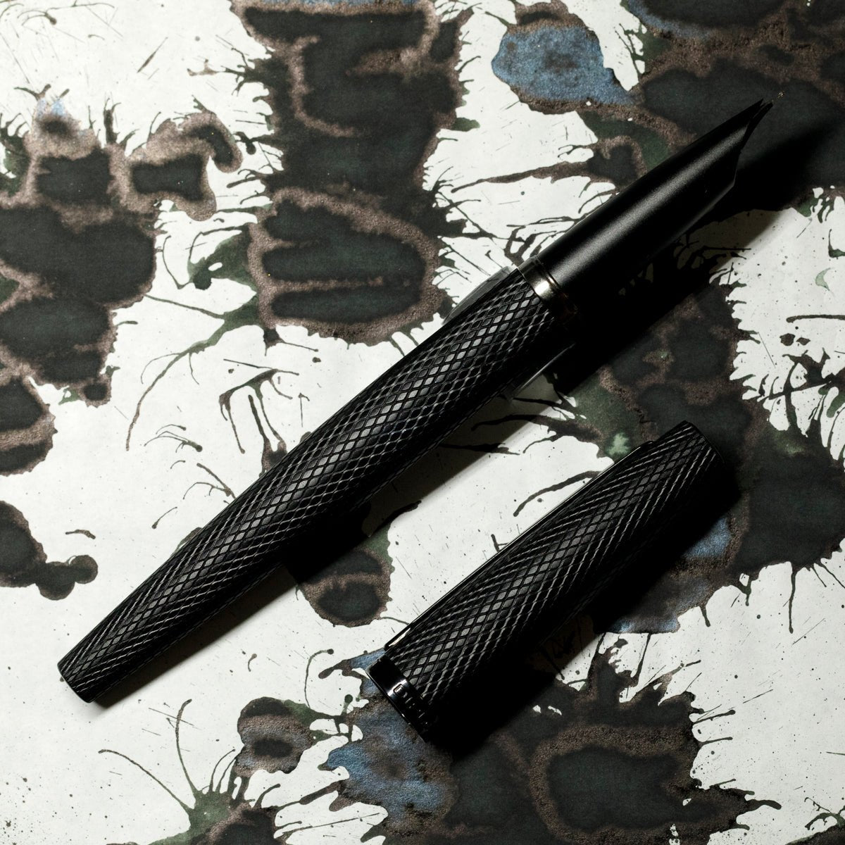 Diplomat Viper Fountain Pen - Black - Pen Boutique Ltd