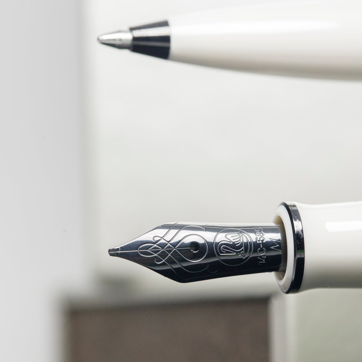 On Sale: Pelikan Souveran Fountain Pen - M670 Warm Grey (Special Edition) - Pen Boutique Ltd