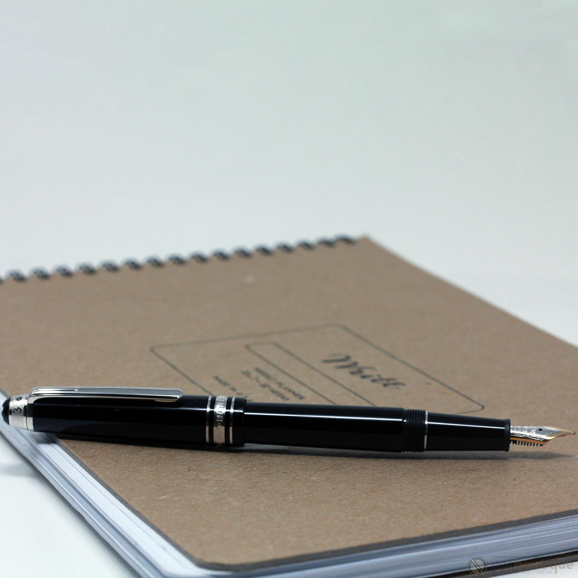 Montblanc Meisterstück Fountain Pen - UNICEF - Black - Platinum Trim - Classique-Pen Boutique Ltd