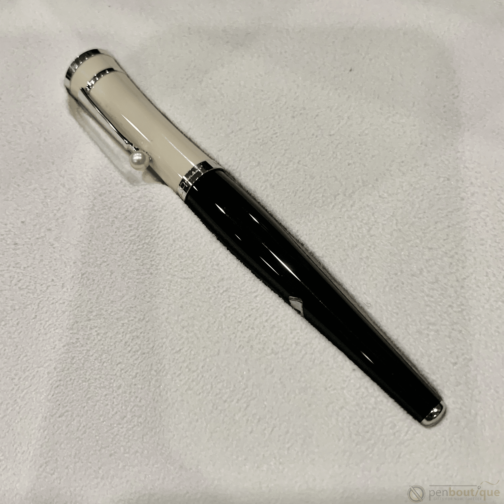 Montblanc Muses Greta Garbo Fountain Pen - Special Edition M - Pen Boutique Ltd