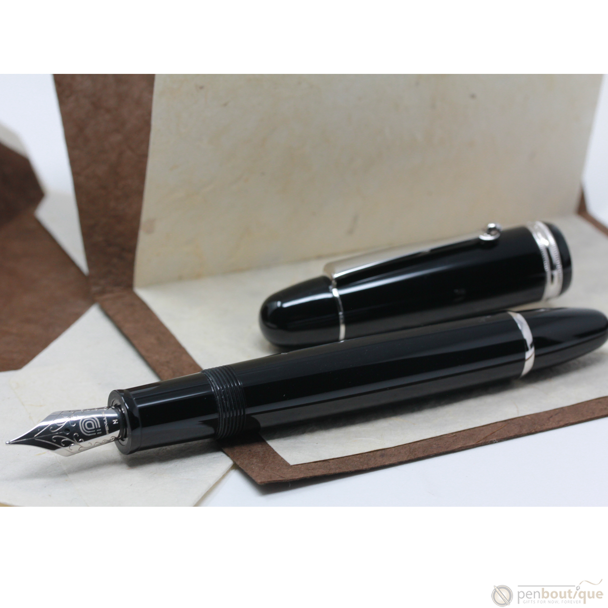 Penlux Masterpiece Grande Fountain Pen - Black-Pen Boutique Ltd