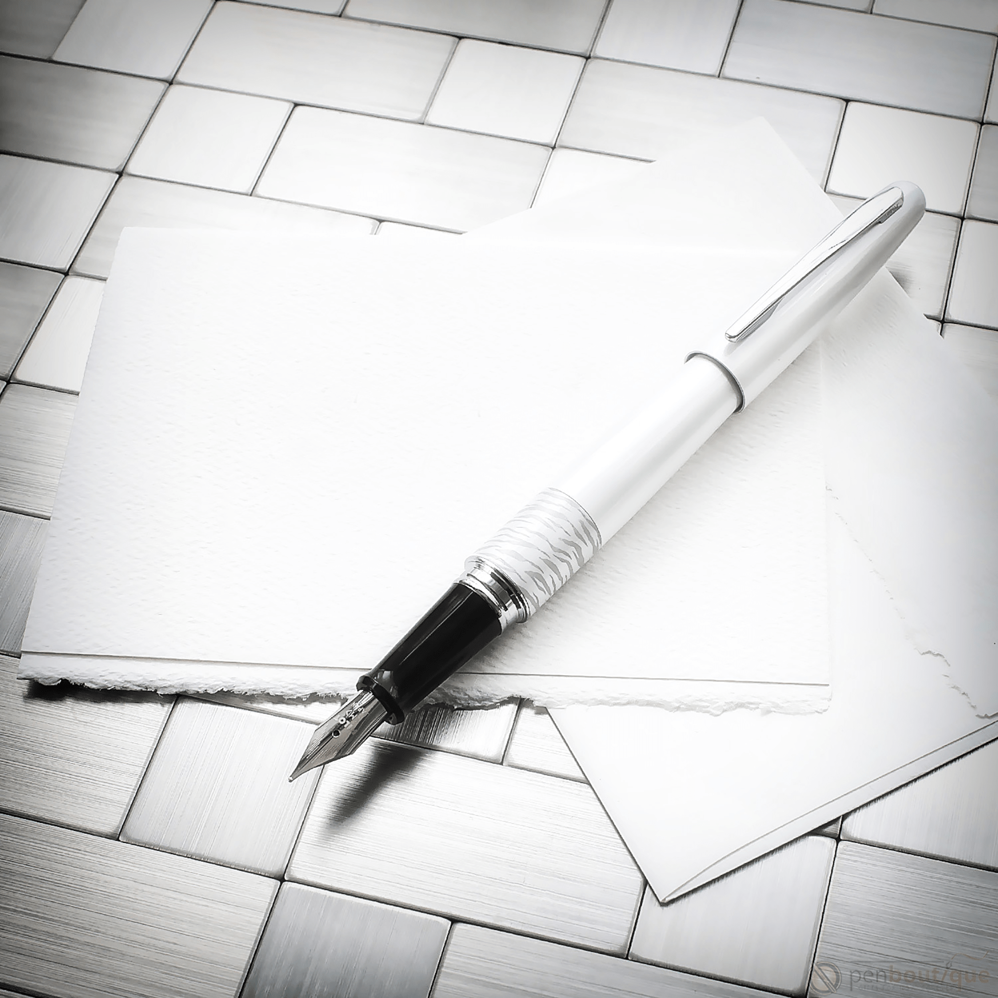 Pilot Fountain Pen - MR Collection - Animal - White Tiger - Pen Boutique Ltd
