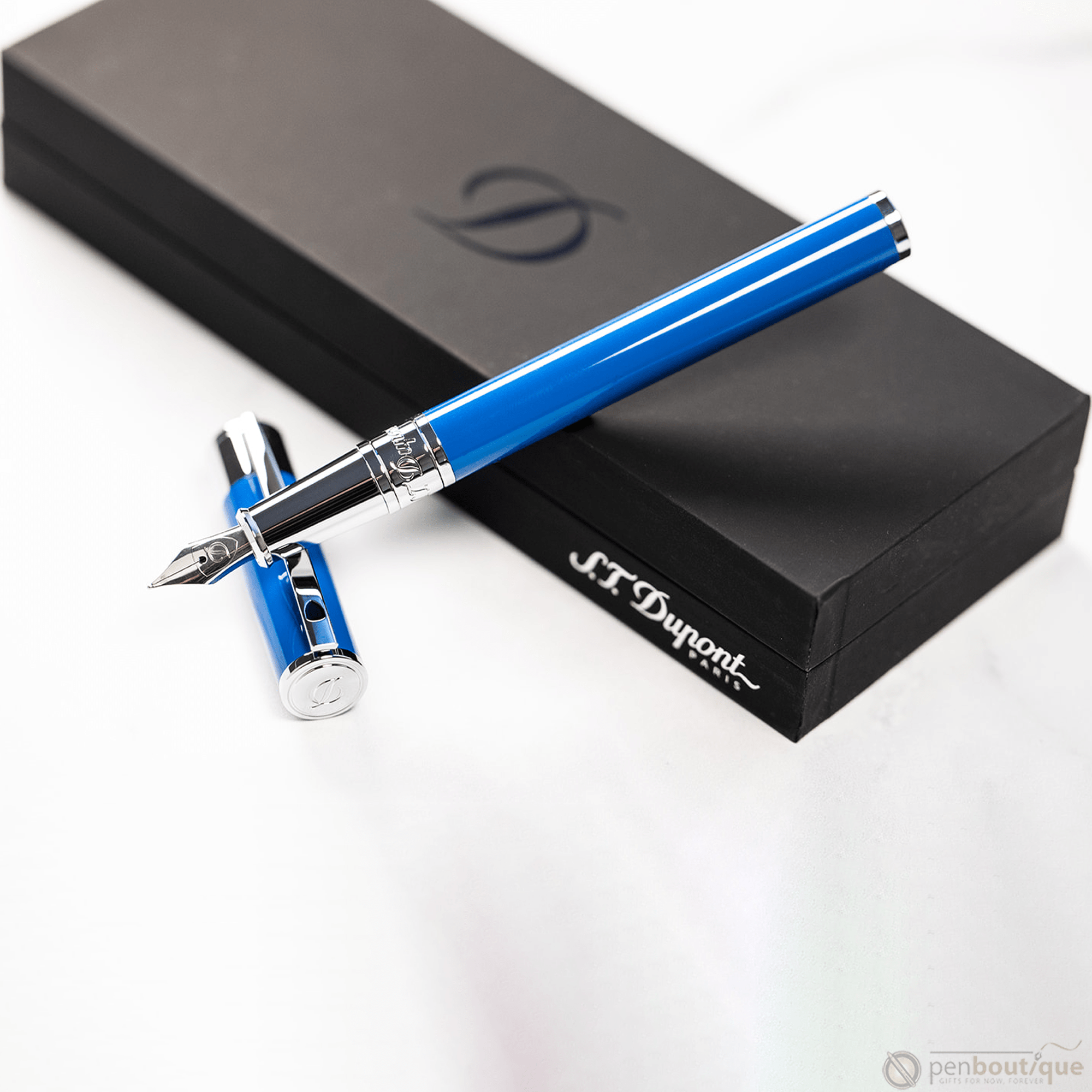 S T Dupont D - Initial Fountain Pen - Electric Blue - Pen Boutique Ltd