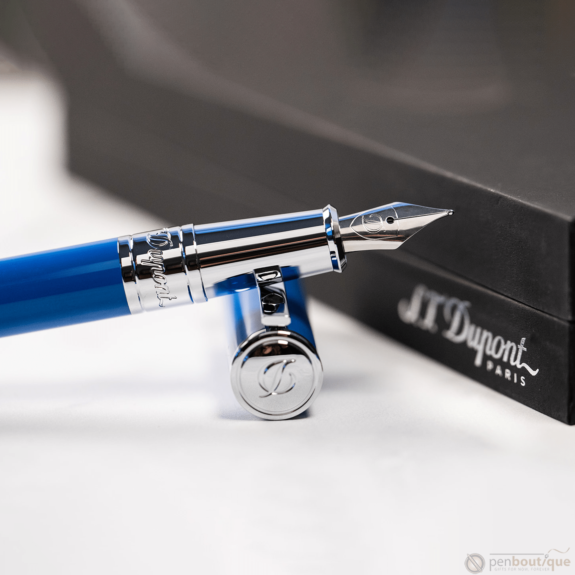 S T Dupont D - Initial Fountain Pen - Electric Blue - Pen Boutique Ltd