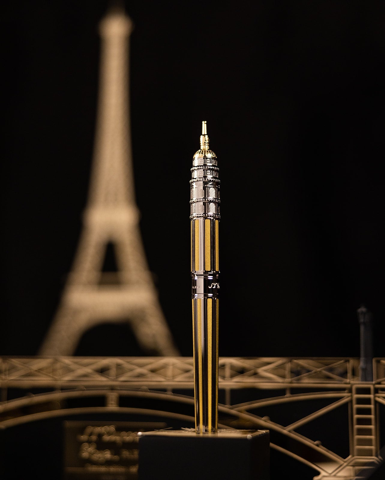 S.T. Dupont Fountain Pen - Loves Paris 14K (Limited Edition) - Pen Boutique Ltd