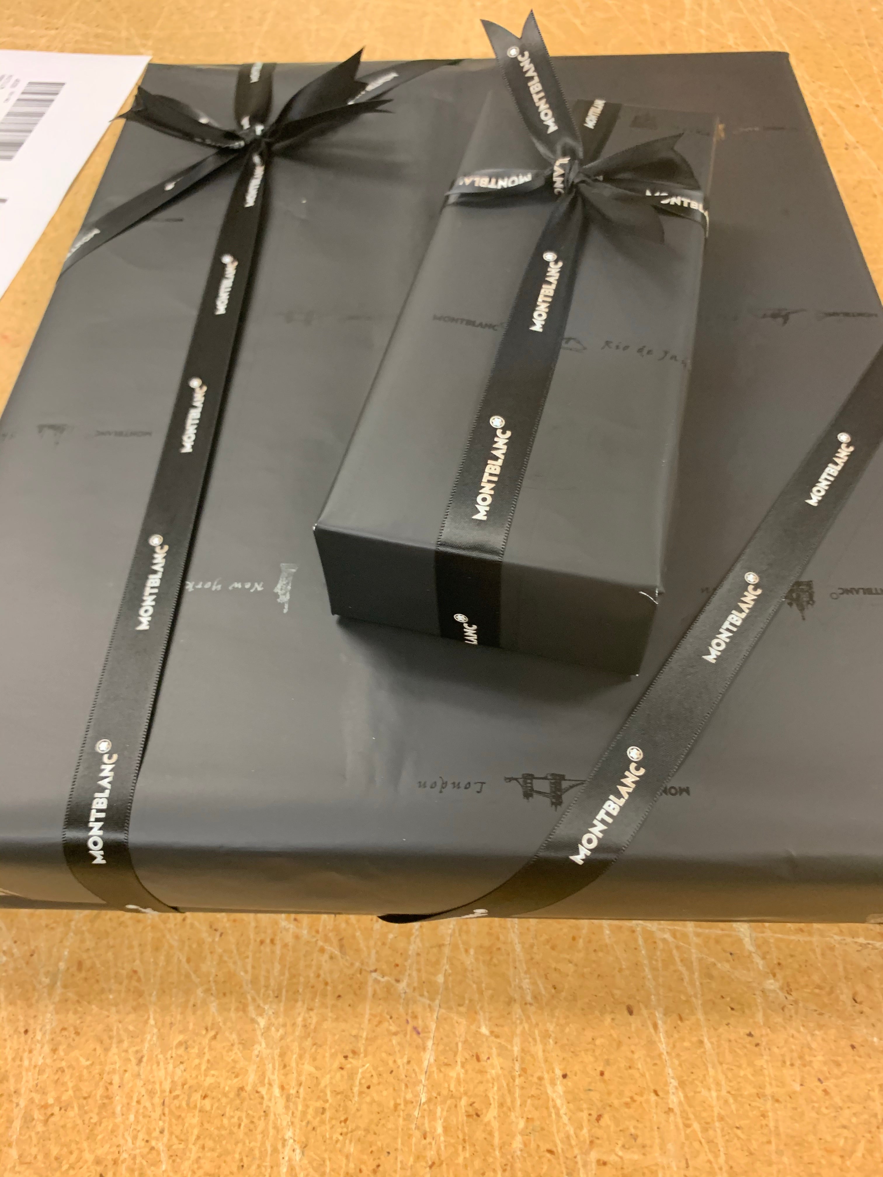 Gift Wrap - Pen Boutique Ltd
