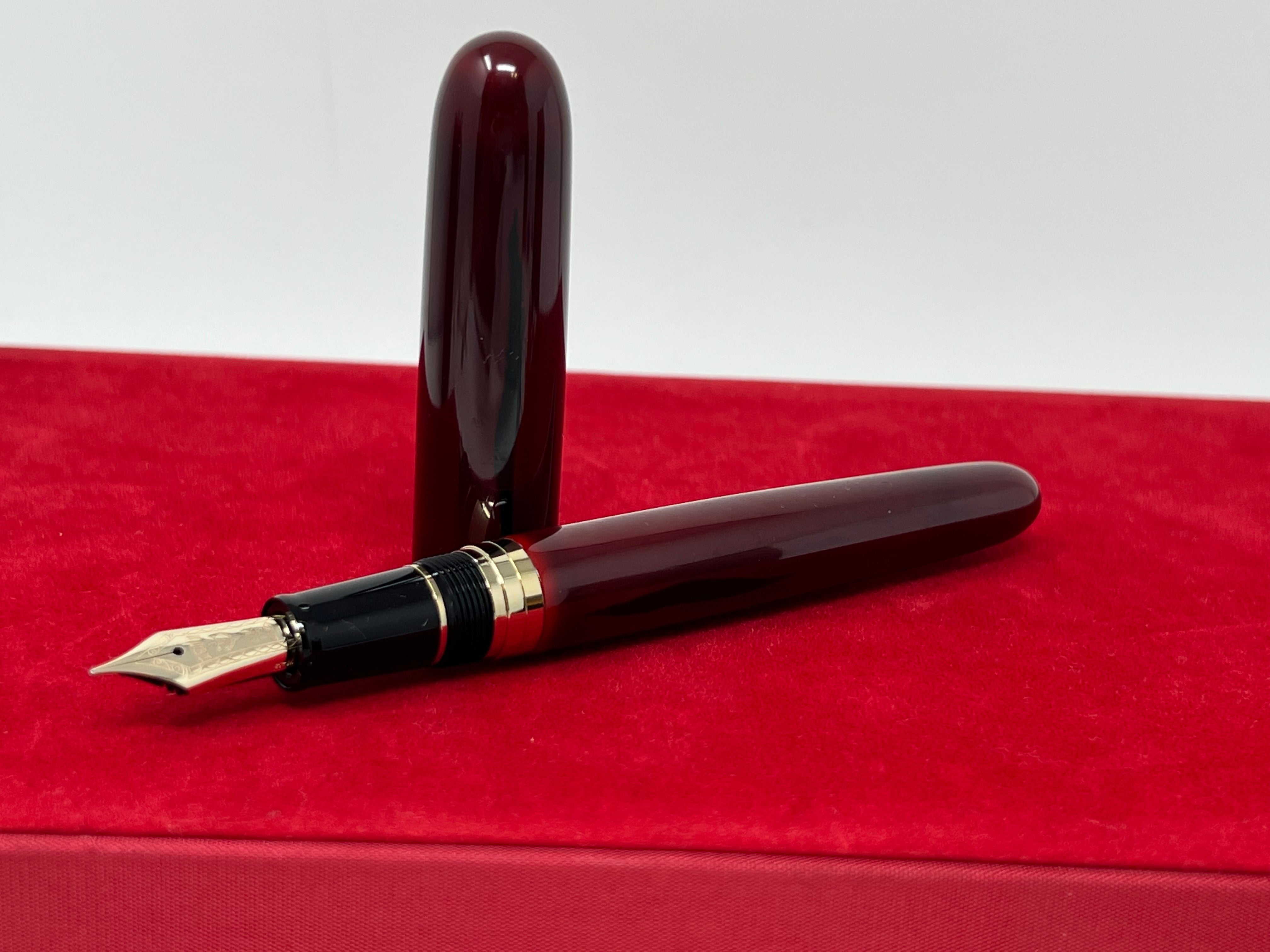 Sailor 1911 Rei Urushi - Nuri Fountain Pen - Ishikawa Kaga - Nuri - Medium (Bespoke Dealer Exclusive) - Pen Boutique Ltd