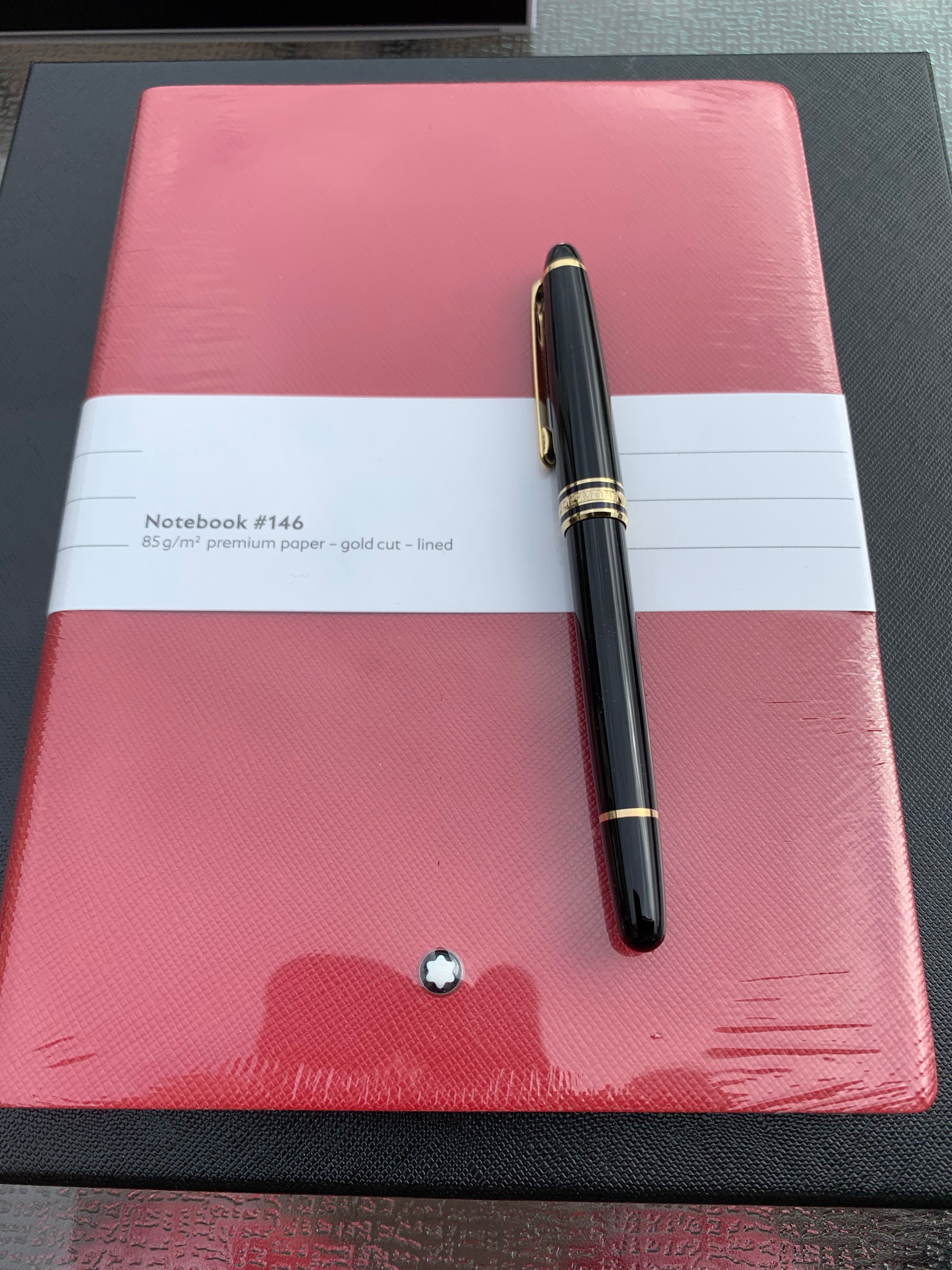 Montblanc Meisterstuck Gift Set (Rollerball 164 gold trim & 146 Notebook) - Pen Boutique Ltd