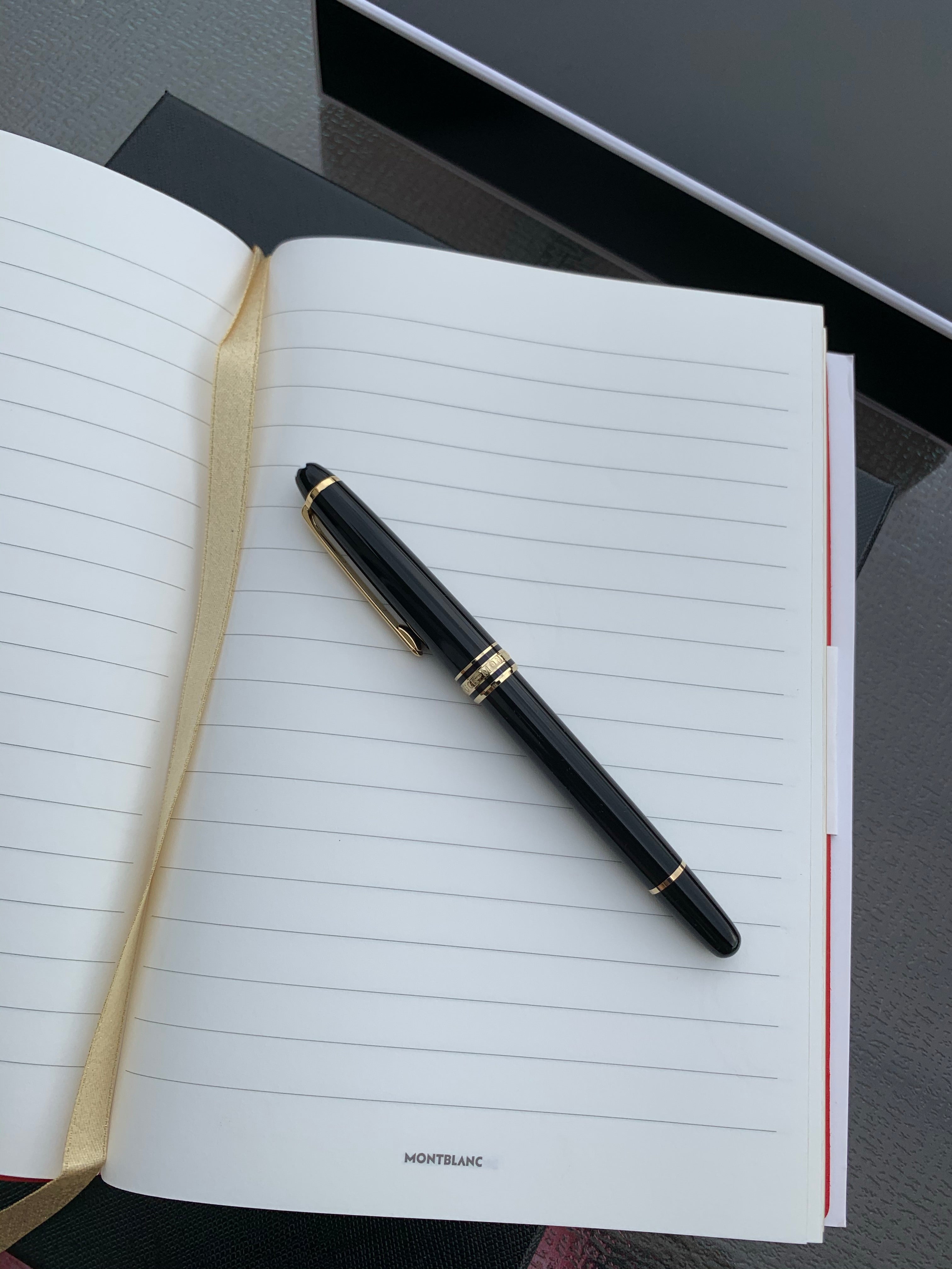 Montblanc Meisterstuck Gift Set (Rollerball 164 gold trim & 146 Notebook) - Pen Boutique Ltd