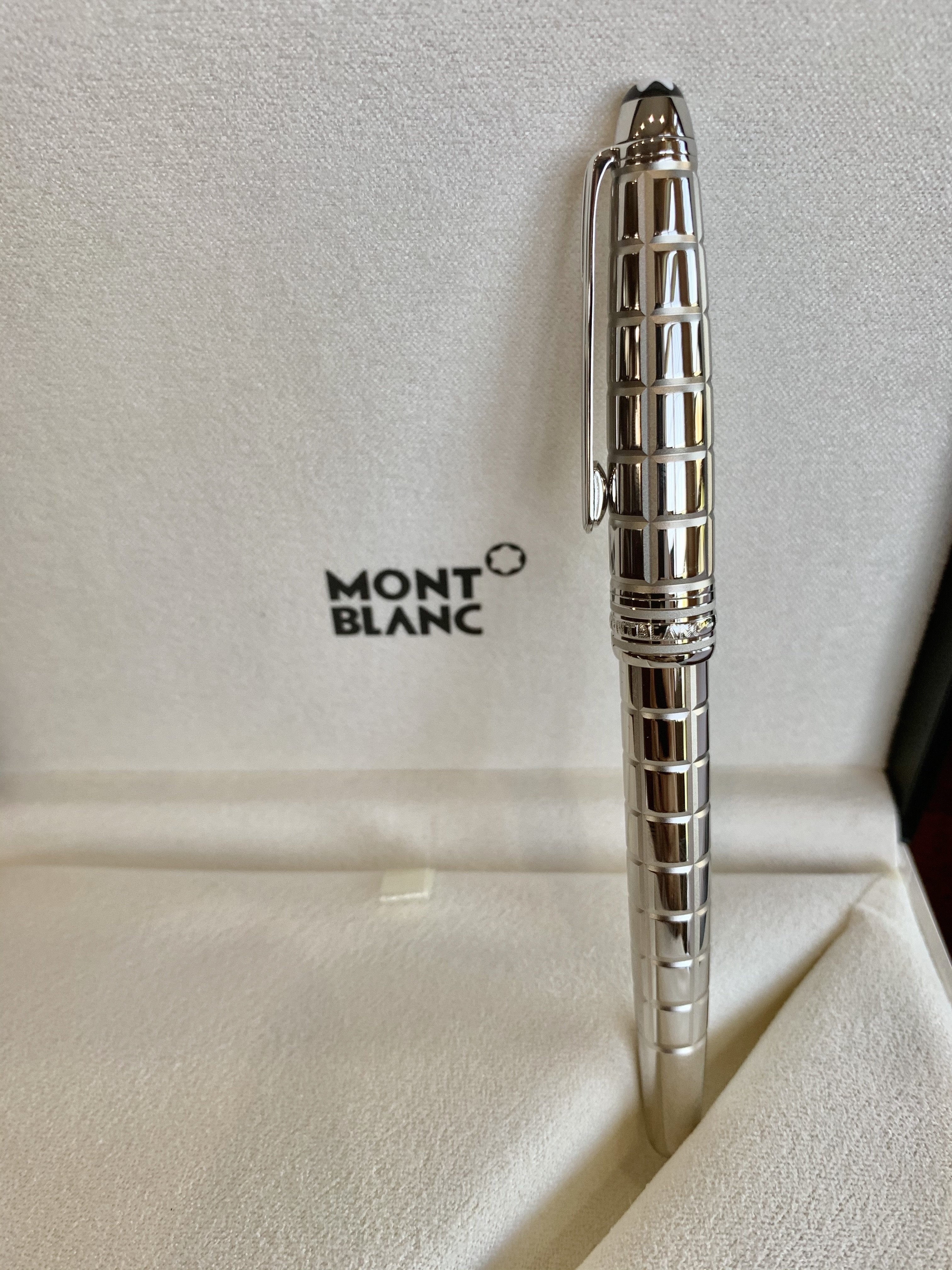 Montblanc 163 Solitaire Rollerball Pen - Platinum plated Facet-Pen Boutique Ltd