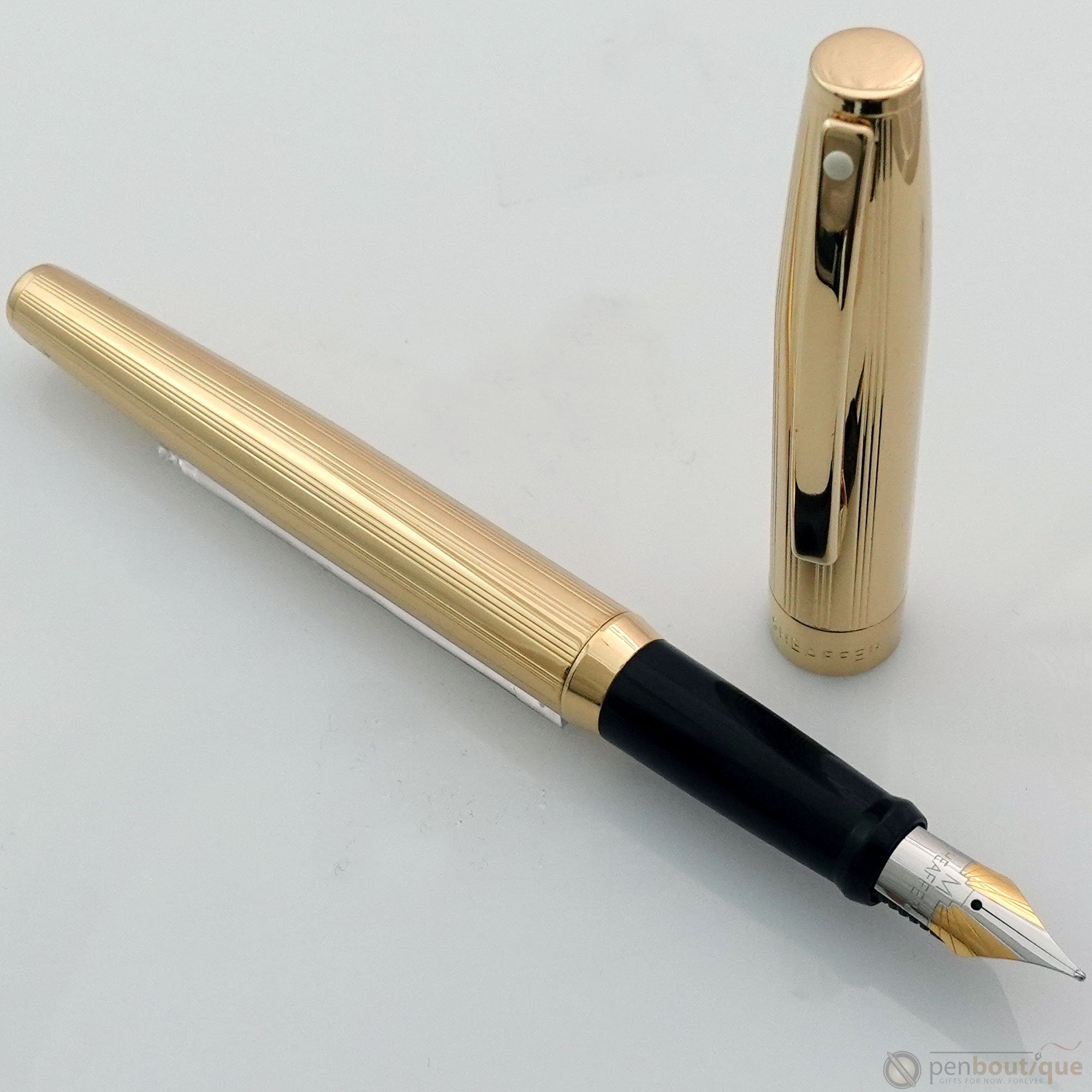 Sheaffer Sagaris Fountain Pen - Fluted Gold Tone Medium - Pen Boutique Ltd